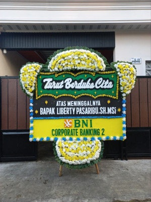 Papan Bunga Duka di Cikareo