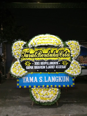 Papan Bunga Duka di Cikareo