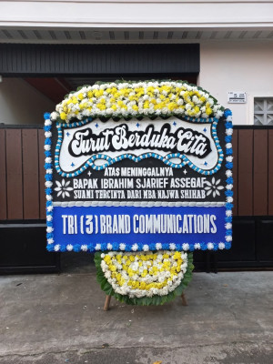 Papan Bunga Duka di Cikareo